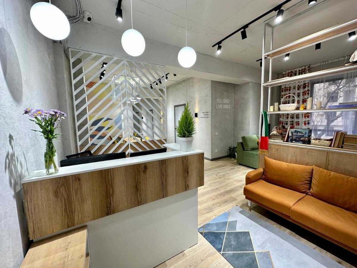 Izzzi Hostel 비슈케크 외부 사진