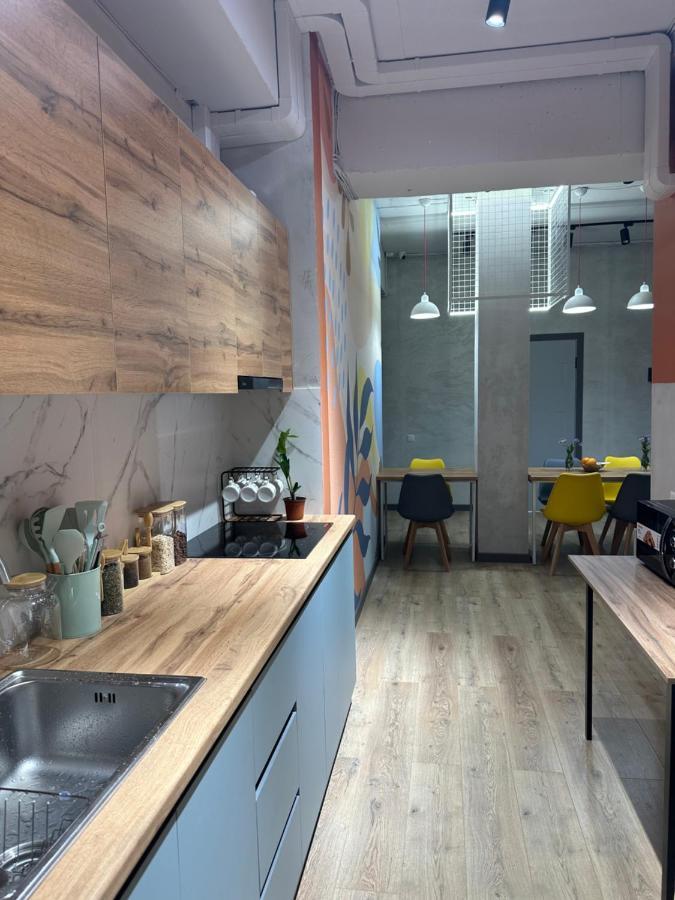 Izzzi Hostel 비슈케크 외부 사진