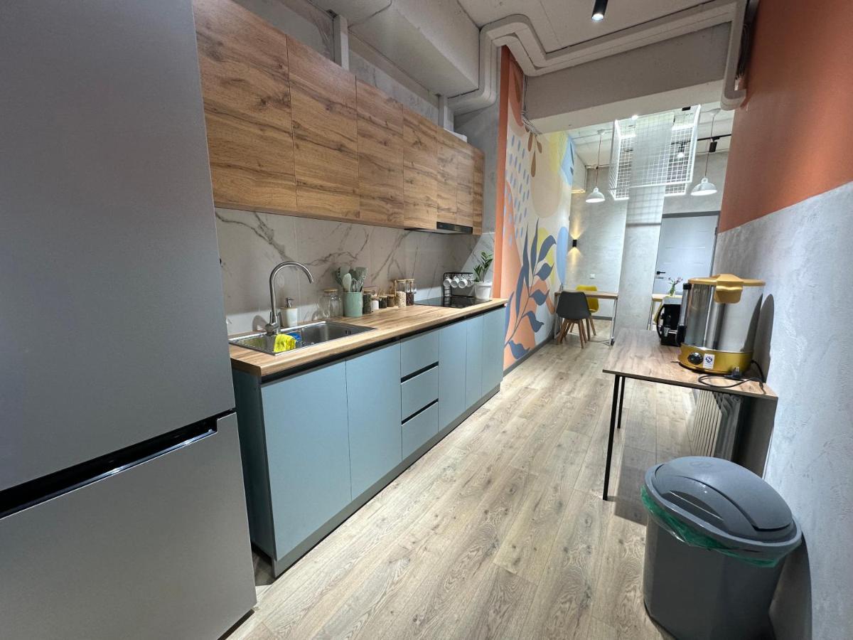 Izzzi Hostel 비슈케크 외부 사진