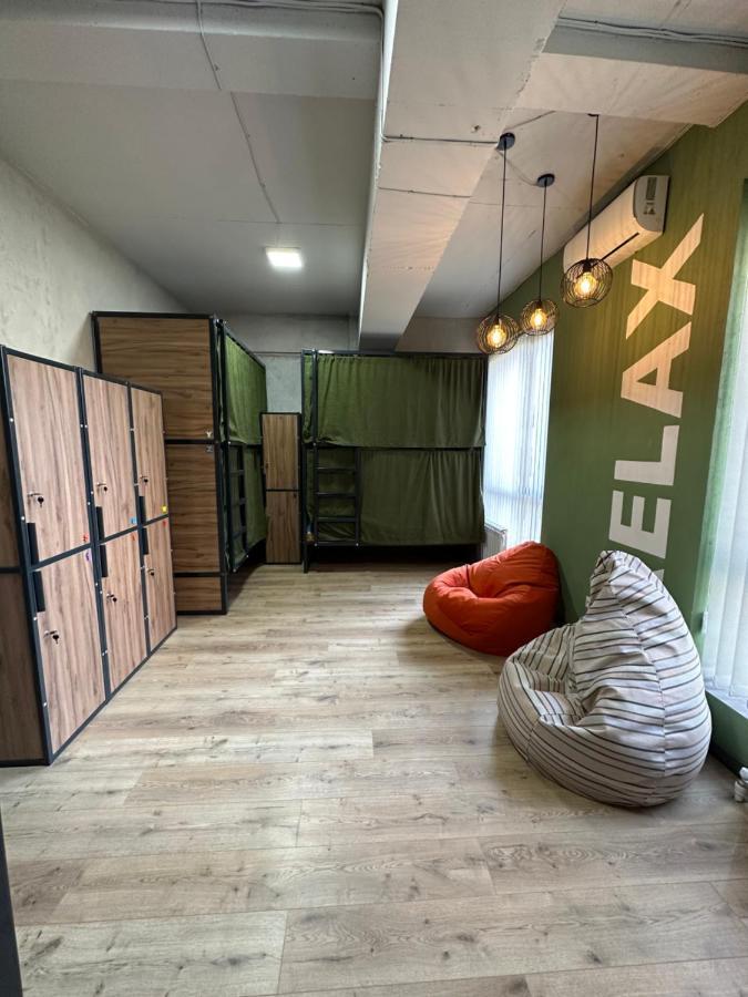 Izzzi Hostel 비슈케크 외부 사진