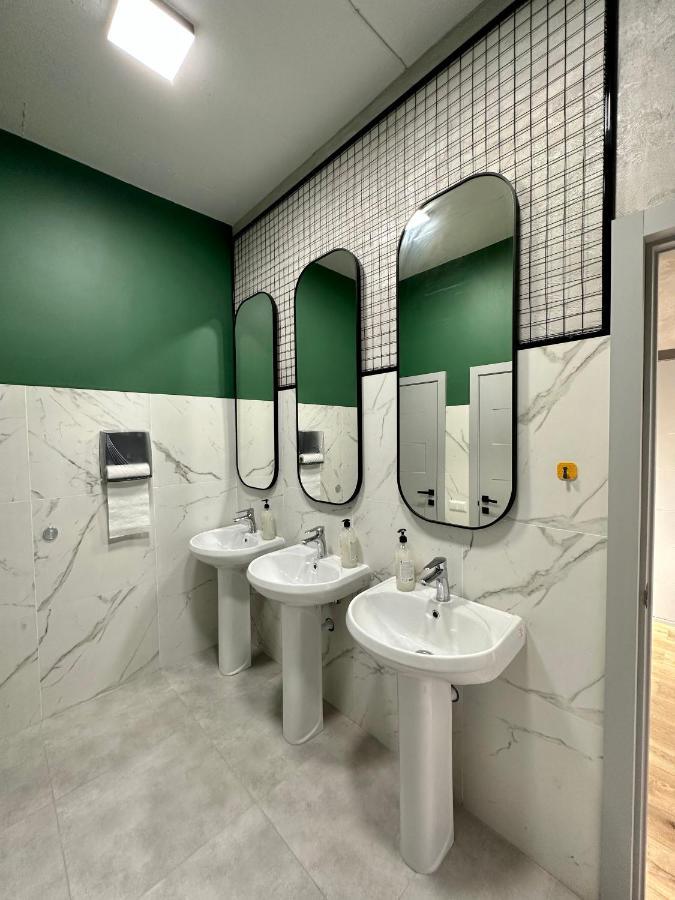 Izzzi Hostel 비슈케크 외부 사진