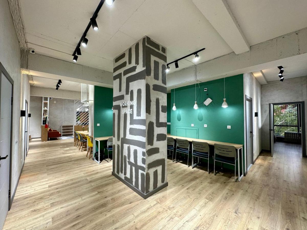 Izzzi Hostel 비슈케크 외부 사진