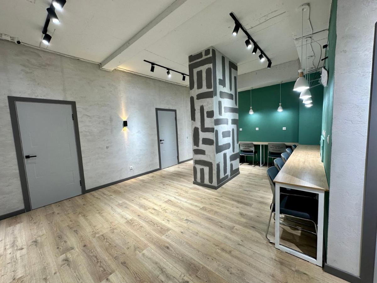 Izzzi Hostel 비슈케크 외부 사진