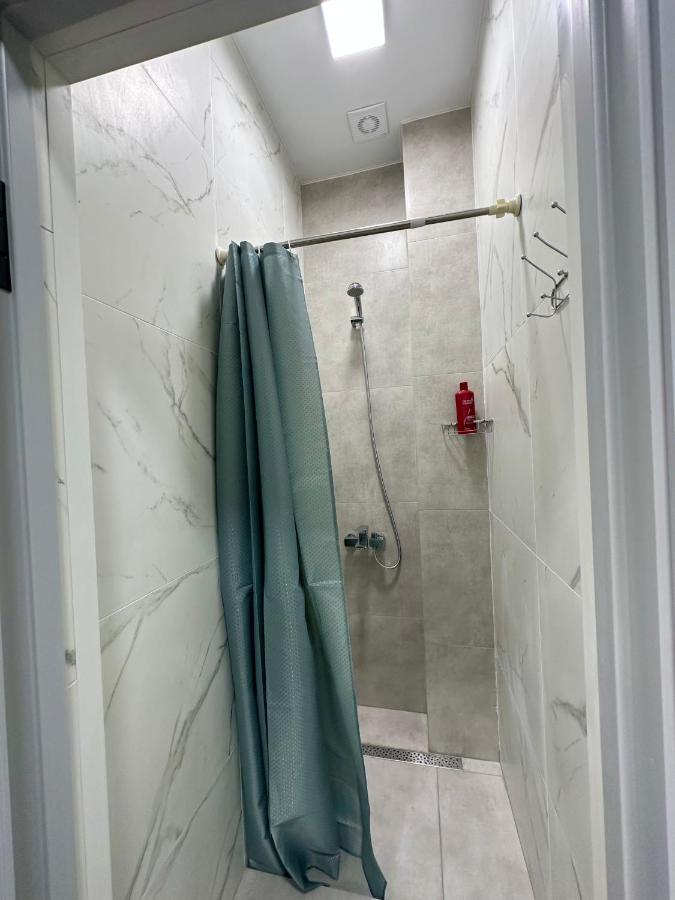 Izzzi Hostel 비슈케크 외부 사진